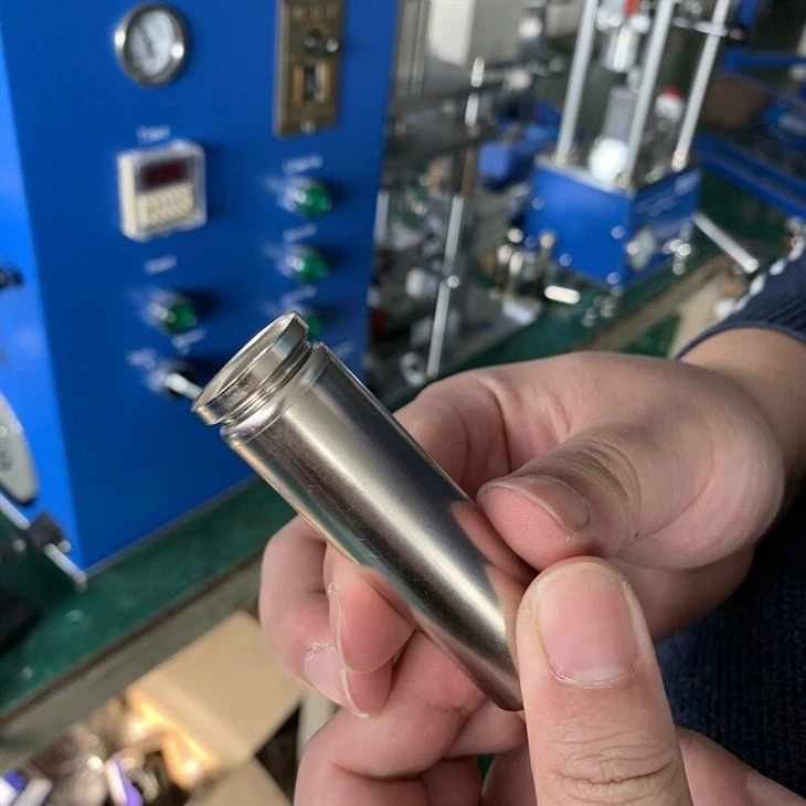 grooved cylindrical cell